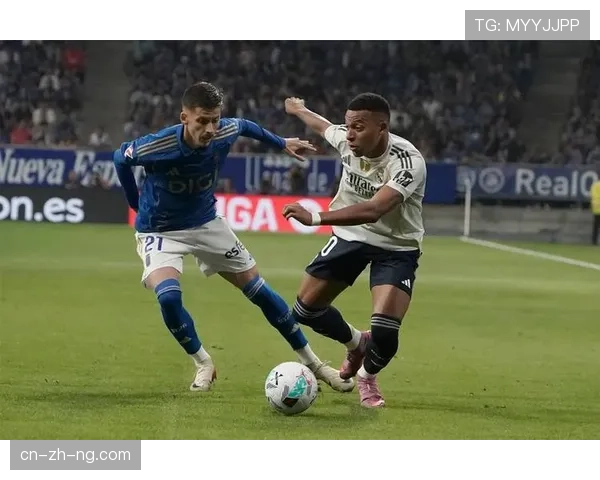 危机中的更衣室：探访西班牙人队赛前动员会