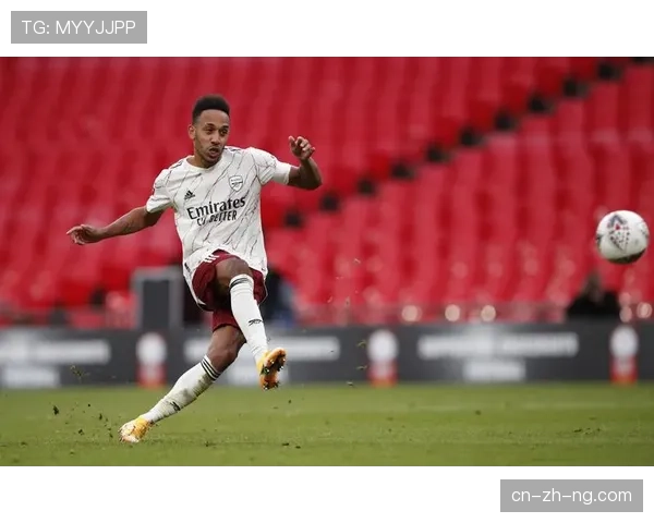 奥巴梅扬36岁9个月破门，成马赛67年来最年长进球者